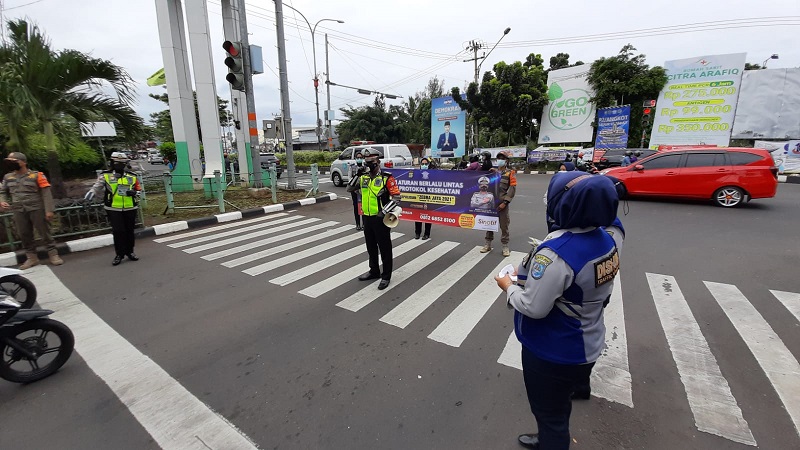 Pelaksanaan-Operasi-Zebra-Jaya-dilakukan-di-lampu-merah-Jalan-Siliwangi-1.jpg