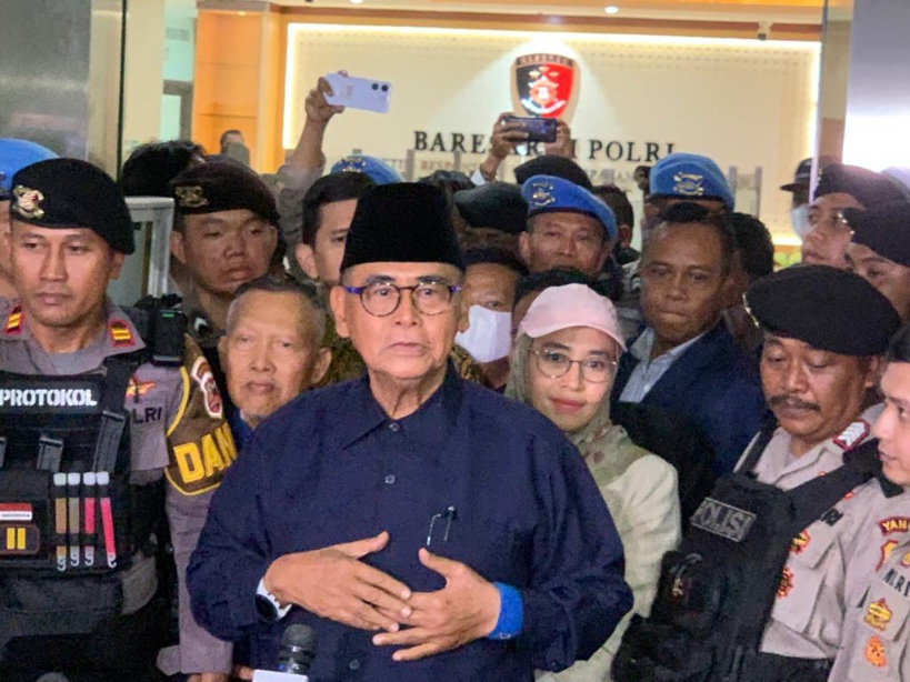 Pimpinan-Ponpes-Al-Zaytun-Panji-Gumilang-di-Bareskrim-Polri-Kebayoran-Baru.jpg