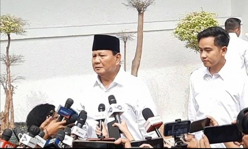 Prabowo-Subianto-bersama-Gibran-Rakabuming-Raka-di-KPU.jpg