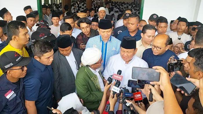 Prabowo Berkaca-kaca Disambut Ribuan Santri Ponpes Miftahul Huda Tasikmalaya, Minta Didoakan