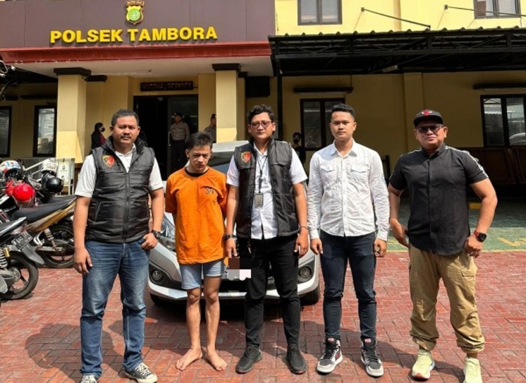 Randi-alias-Putri-Amelia-yang-membawa-kabur-uang-dan-mobil-pelanggannya-ditangkap-polisi.jpg