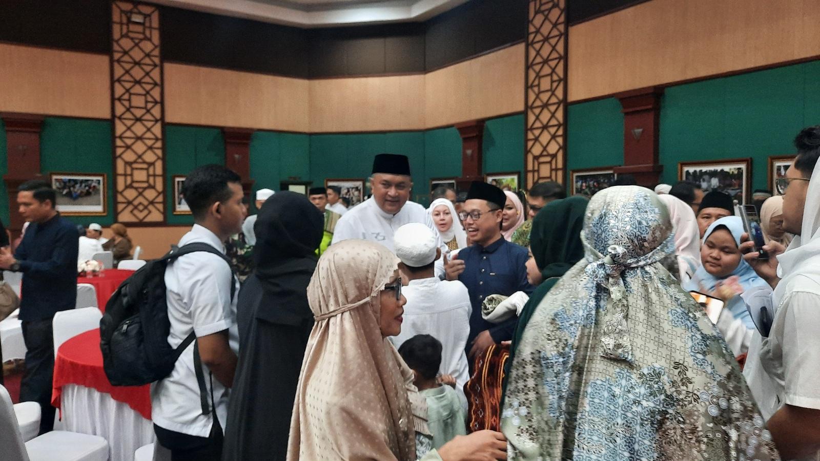 Warga Cibinong Antusias Hadiri Open House dengan Bupati Rudy Susmanto di Gedung Tegar Beriman