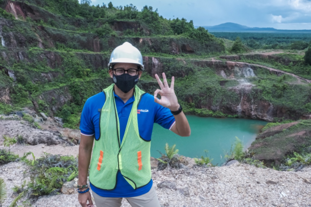 Lihat Keindahan Open Pit Geosite Nam Salu, Sandiaga Uno: Bangkitkan Ekonomi-Buka Lapangan Kerja