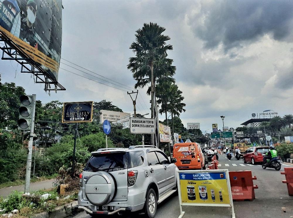 Satlantas-Polres-Bogor-melakukan-rekayasa-lalu-lintas-satu-arah.jpg