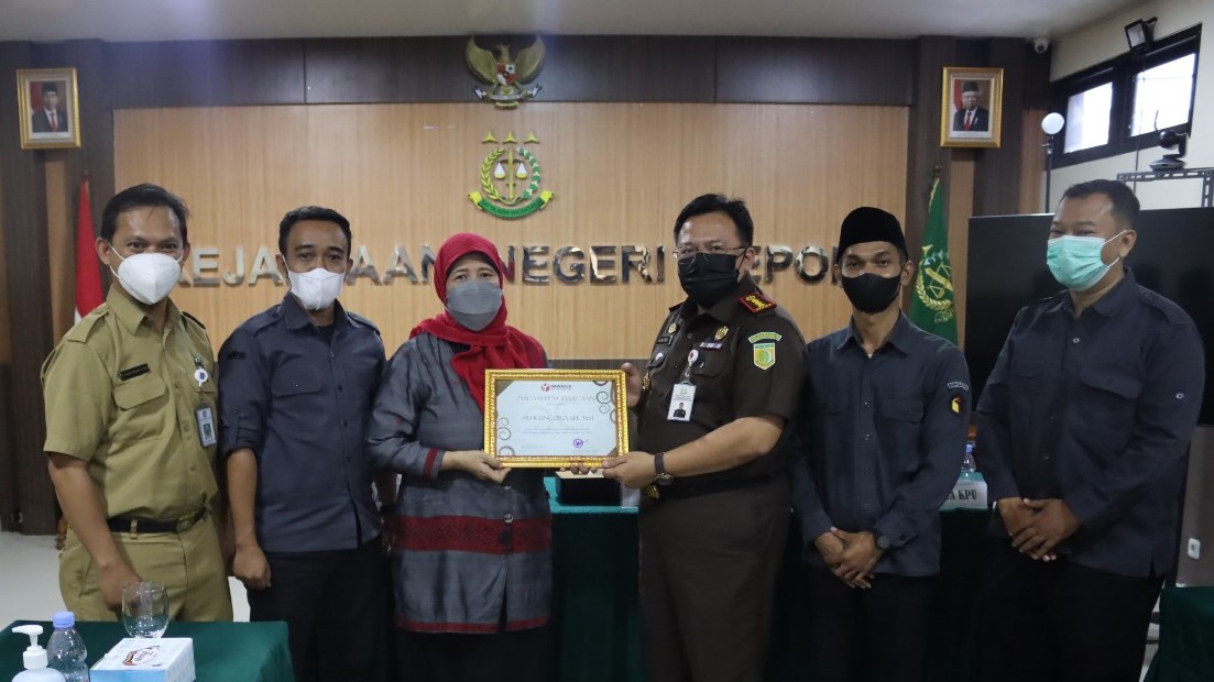 Berani Pidanakan Anggota DPRD dan Kepala Sekolah, Tujuh Jaksa Kejari Depok Diganjar Penghargaan