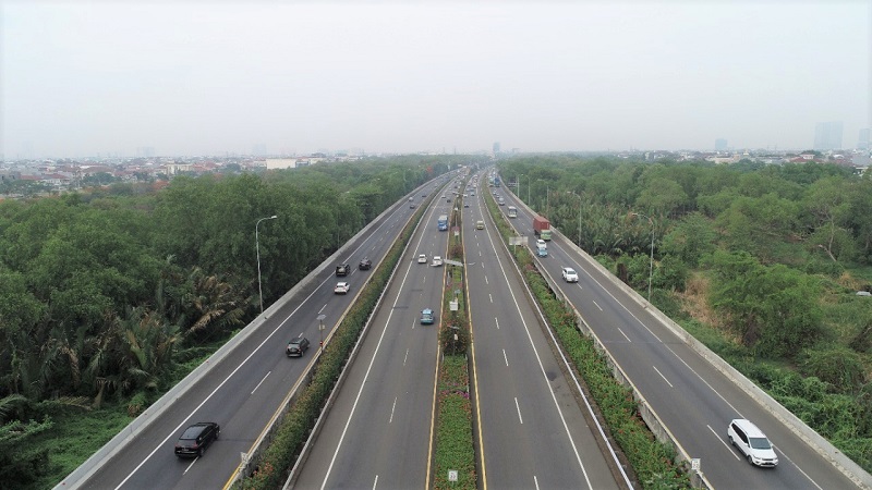 Suasana-Tol-Jakarta-Cikampek.jpg