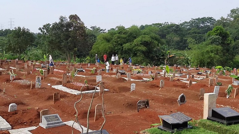 Suasana-di-pemakaman-khusus-jenazah-Covid-19-di-TPU-Pasir-Putih-Kecamatan-Sawangan.jpg