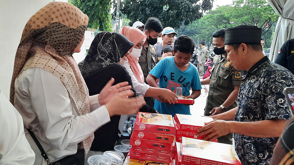 Takjil-Gratis-Pemkab-Bogor-3.jpg