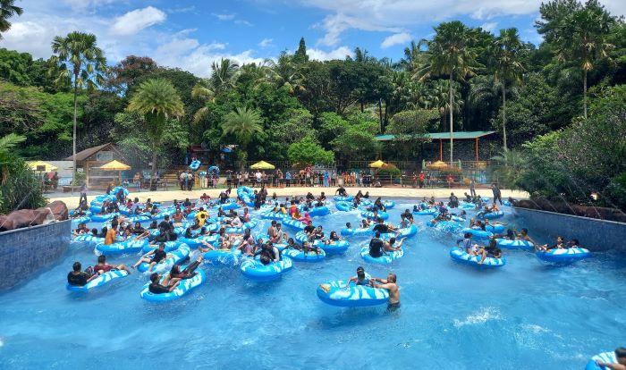 Wisata Libur Lebaran 2025, The Jungle Bogor Hadirkan Wahana Baru Flying Fox, Meluncur di Atas Air