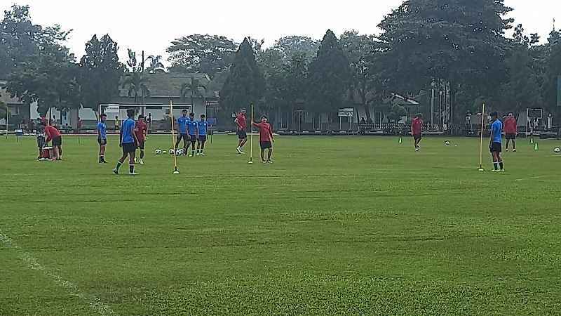 Timnas-Indonesia-U-19-kembali-menggelar-latihan-di-Lapangan-Tajimalela.jpg