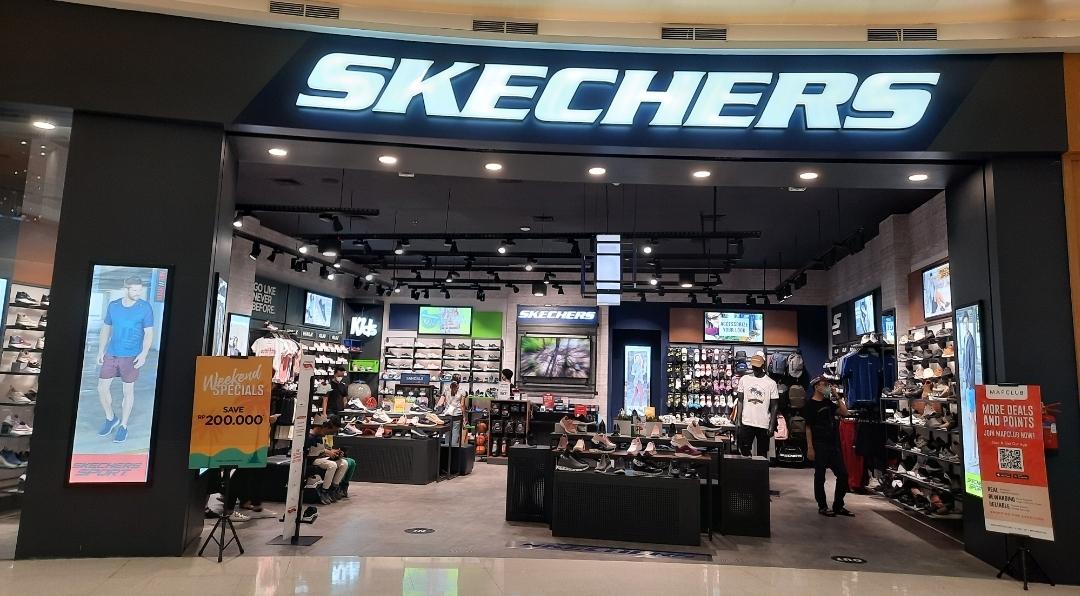 Toko-peralatan-olahraga-Skechers-di-The-Park-Sawangan-Depok.jpg