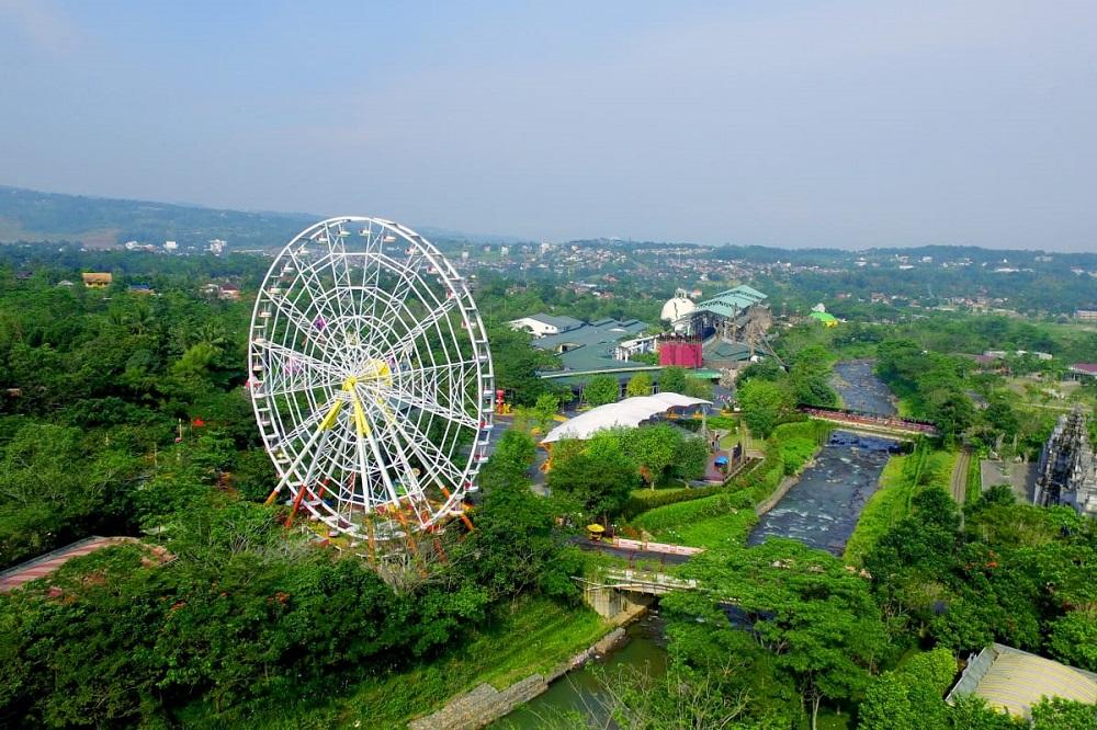 Wahana-Ferris-Wheel-di-The-Jungleland-Sentul-Kabupaten-Bogor-Jawa-Barat.jpg