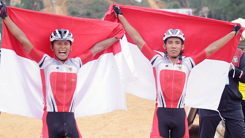 Dua Atlet Balap Sepeda Indonesia Fanani dan Ihza Bawa Pulang Emas dan Perak di nomor MTB-XCO