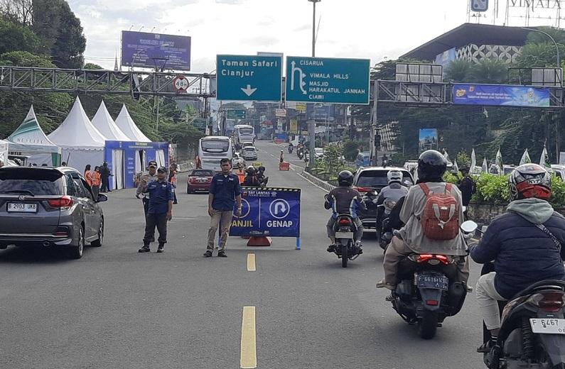 ganjil-genap-di-pintu-masuk-Puncak-Bogor.jpg