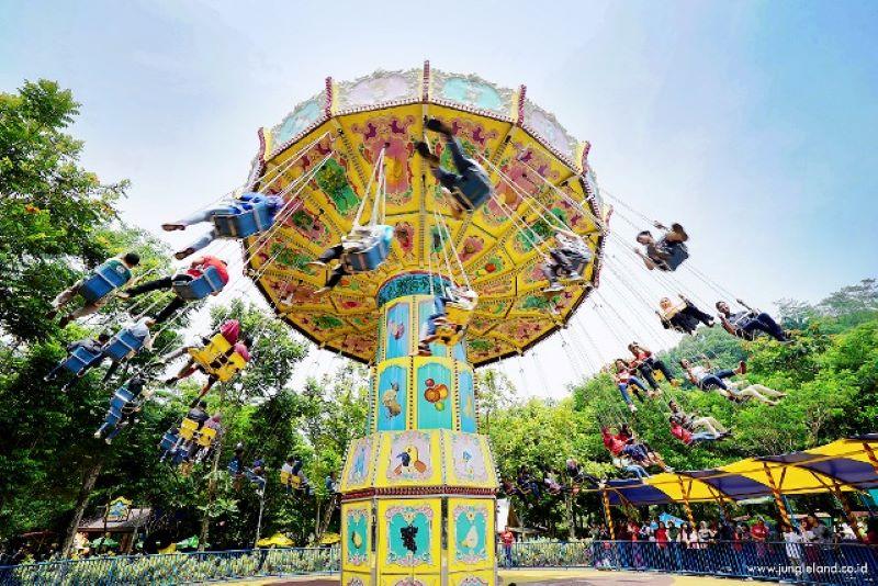 Adit Sopo Jarwo Hadir di Jungleland Sentul, Gelar Meet and Greet dengan Pengunjung