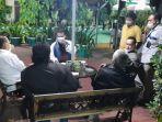 Anggota-DPRD-DKI-Jakarta-H-Abdul-Ghoni-memanggil-penanggung-jawab-pembongkaran-trotoar.jpg