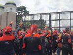 Ilustrasi-demo-buruh-di-depan-Gedung-DPR-RI.jpg