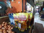 Ilustrasi-telur-dan-minyak-goreng-di-Pasar-Agung-Kota-Depok.jpg