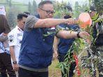 Iwan-Setiawan-Tanam-Pohon-1.jpg