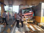 Kecelakaan-lalu-lintas-melibatkan-truk-Fuso-bernomor-polisi-F-9718-FE.jpg