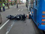 Kecelakaan-lalu-lintas-sepeda-motor-Yamaha-R15-dengan-Bus-Transjakarta.jpg