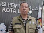 Ketua-KPU-Depok-Willi-Sumarlin-mengungkapkan-sayembara-jingle-dan-maskot-Pilkada-Depok.jpg