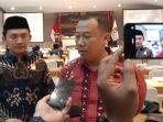 Ketua-KPU-Kota-Depok-Willi-Sumarlin-menetapkan-DPS-untuk-Pilkada.jpg