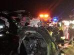Kondisi-mobil-Toyota-Vellfire-hitam-Nopol-L-1055-DL-yang-digunakan-Personil-Debu-ringsek.jpg