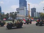 Parade-defile-dan-pameran-alutsista-yang-digelar-dalam-rangka-memperingati-HUT-TNI.jpg