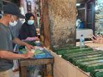 Pedagang-tempe-dan-tahu-di-Pasar-Agung-Sukmajaya-Kota-Depok-pada-Kamis-2422022.jpg