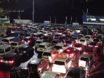 Pelabuhan-Merak-Banten-mulai-dikepung-pemudik-pada-Rabu-2742022-malam.jpg