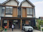 Pengunjung-melihat-rumah-contoh-tipe-K-Villa-100-di-Cluster-Ipnamu.jpg