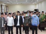 Plt-Bupati-Bogor-Iwan-Setiawan-ketiga-dari-kiri-berfoto-bersamapara-Kafilah-MTQ.jpg