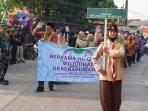 Ratusan-peserta-mengikuti-Pawai-Taaruf-saat-pembukaan-MTQ.jpg