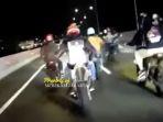 Segerombolan-pemotor-memasuki-jalan-tol-beramai-ramai.jpg