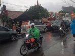 Suasana-kemacetan-Sawangan-Depok-saat-Hujan-Deras.jpg