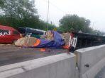 Truk-Tabrak-Mobil-di-Tol-Purbaleunyi.jpg