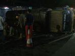 Truk-tangki-bermuatan-minyak-goreng-yang-terguling-di-Jalan-Masjid-Abidin.jpg