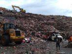 Tumpukan-sampah-di-TPA-Cipayung.jpg