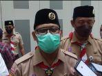 Wakil-Wali-Kota-Depok-Imam-Budi-Hartono-usai-memberikan-uang-Kadeudeuh.jpg