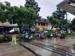 Warga-Sawangan-Berburu-Takjil.jpg