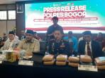 konferensi-pers-pengungkapan-kasus-narkoba-di-Mako-Polres-Bogor-Cibinong.jpg