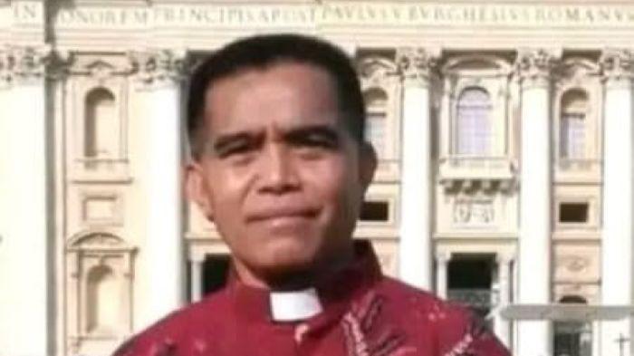 Sosok Alm. Romo Yohanes Samur Pr Dimata Umat Katolik yang Ia Layani