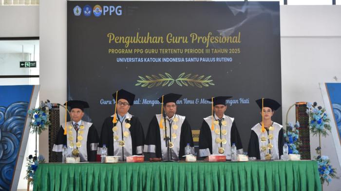 Pengukuhan Guru Profesional Program PPG Guru Tertentu Periode III Tahun 2025 Unika St Paulus Ruteng
