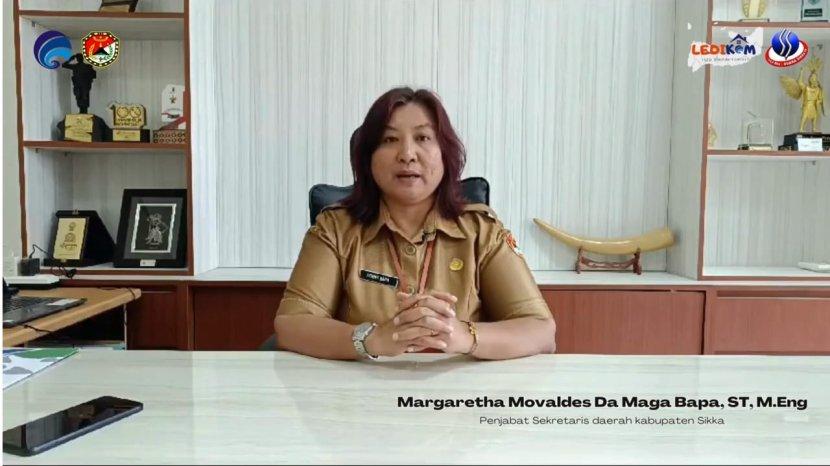 Rossiya temir yollari poezdida konduktorlar bilan jinsiy aloqa Pul uchun katta kokrak porno