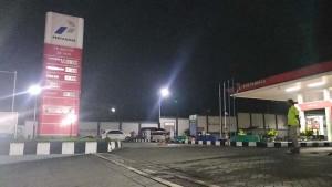 ANTRE-DI-SPBU-SPBU-Wirajaya-di-Kota-Ende-yang-tampak-tutup.jpg