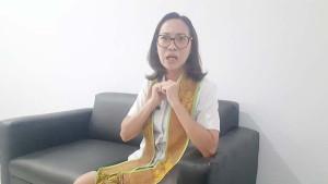 BERI-KETERANGAN-Kadis-P3A-Kota-Kupang-dr-Marciana-Halek.jpg