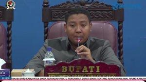 Bupati-Sikka-Juventus-Yoris-Prima-Kago-menghadiri-rapat-paripurna-DPRD-Sikka.jpg