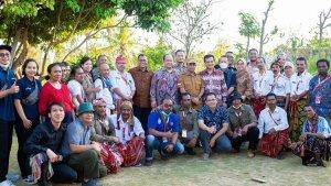 Bupati-Timor-Tengah-Selatan-TTS-Egusem-Pieter-Tahun-di-Soe-NTT.jpg