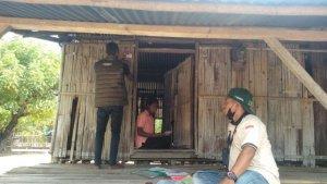 COKLIT-DATA-Proses-pencoklitan-data-pemilih-di-Kecamatan-Kotabaru.jpg